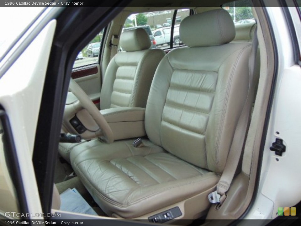 Gray Interior Photo for the 1996 Cadillac DeVille Sedan #94786592