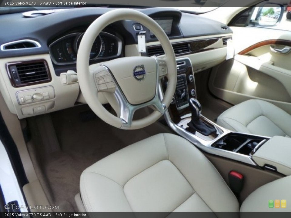 Soft Beige Interior Photo for the 2015 Volvo XC70 T6 AWD #94795239