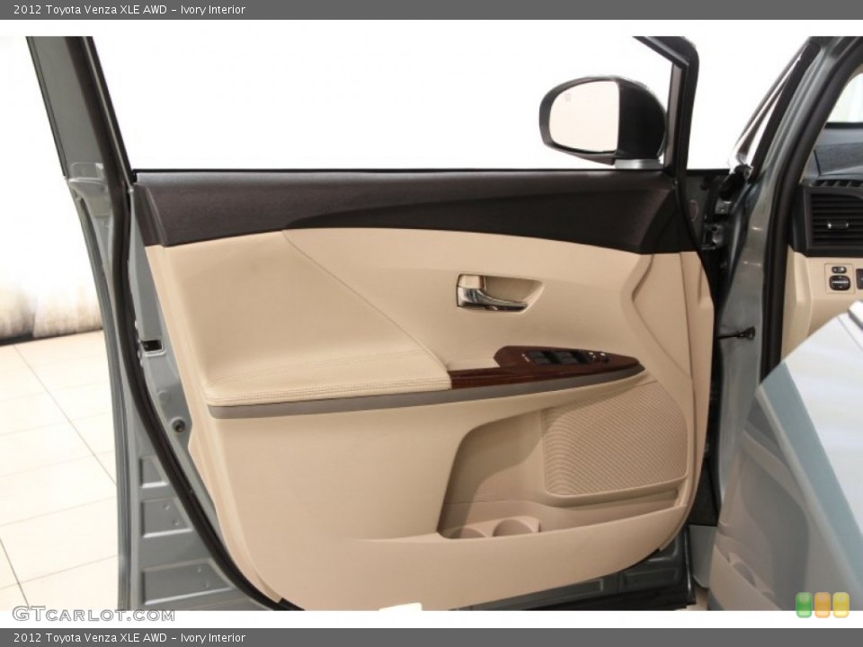 Ivory Interior Door Panel for the 2012 Toyota Venza XLE AWD #94800471