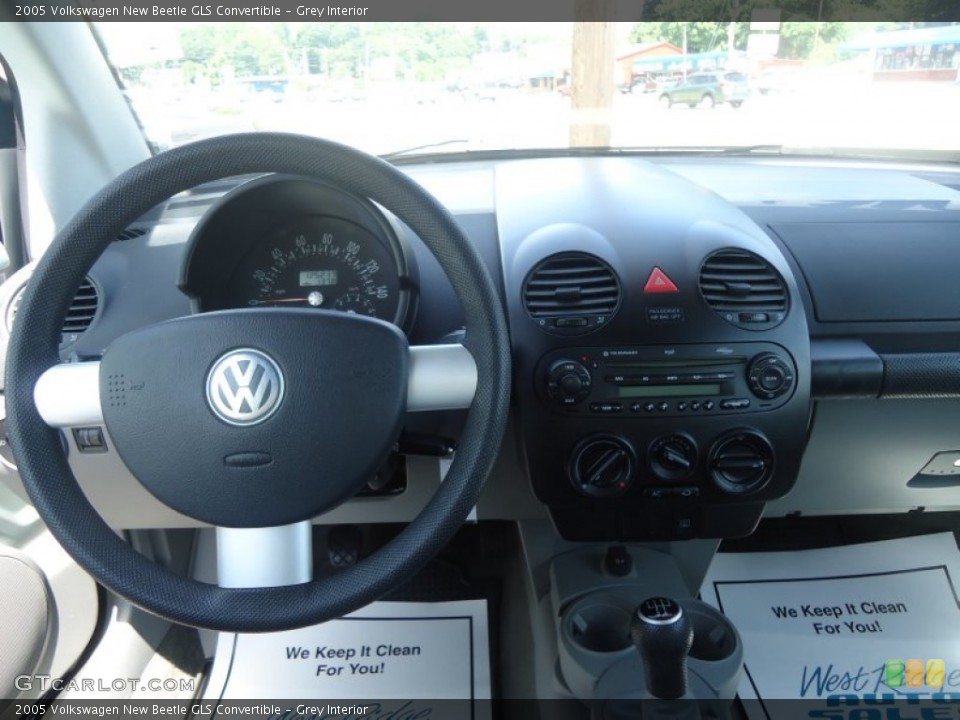 Grey Interior Dashboard for the 2005 Volkswagen New Beetle GLS Convertible #94922845