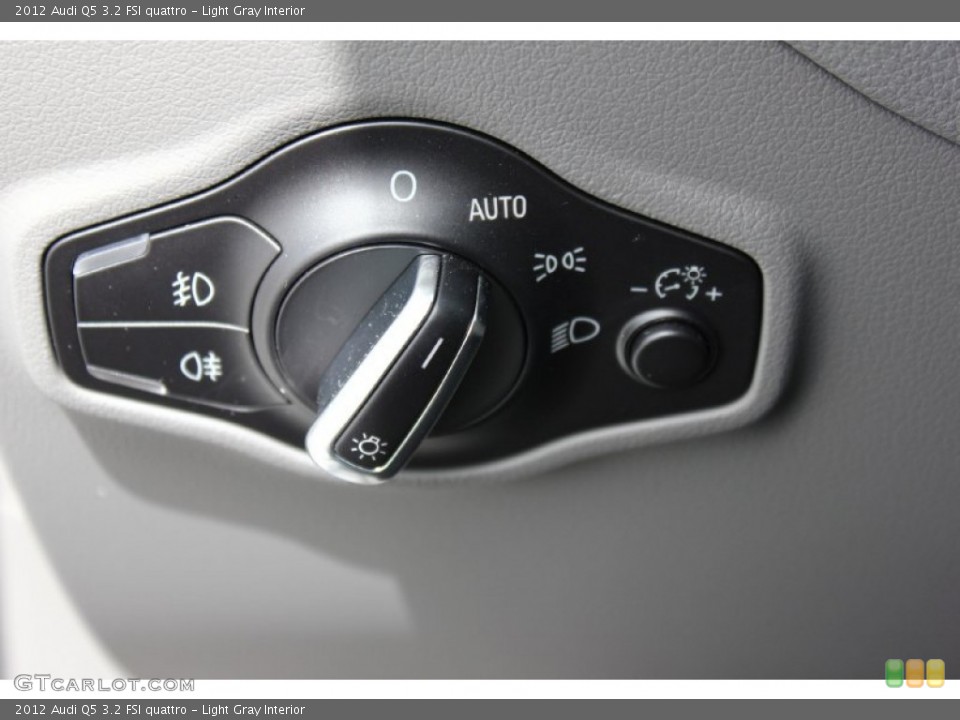 Light Gray Interior Controls for the 2012 Audi Q5 3.2 FSI quattro #94929996
