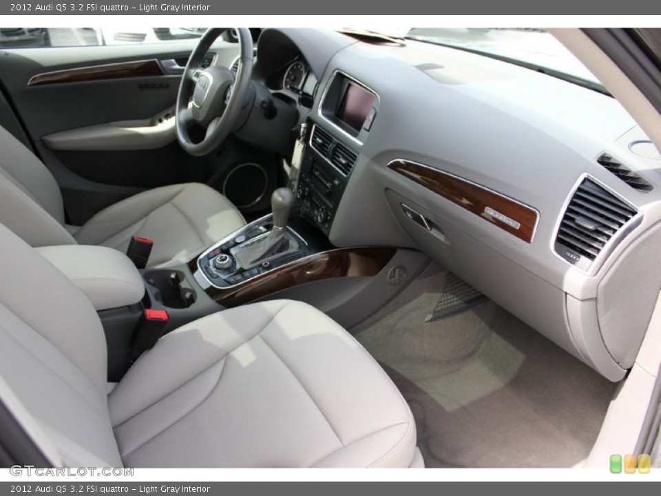 Light Gray Interior Dashboard for the 2012 Audi Q5 3.2 FSI quattro #94930296