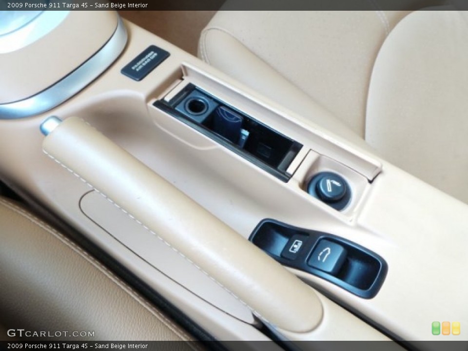 Sand Beige Interior Controls for the 2009 Porsche 911 Targa 4S #95009559