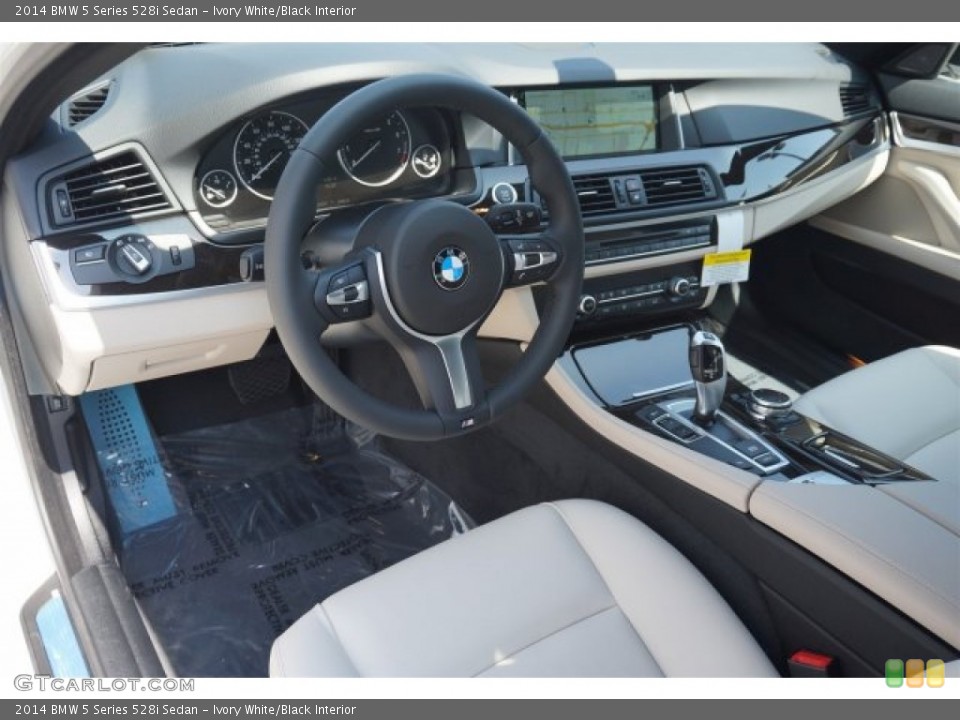 Ivory White/Black Interior Photo for the 2014 BMW 5 Series 528i Sedan #95030593