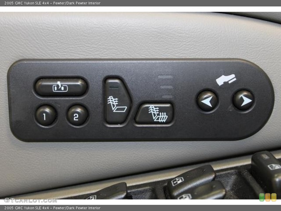 Pewter/Dark Pewter Interior Controls for the 2005 GMC Yukon SLE 4x4 #95038506