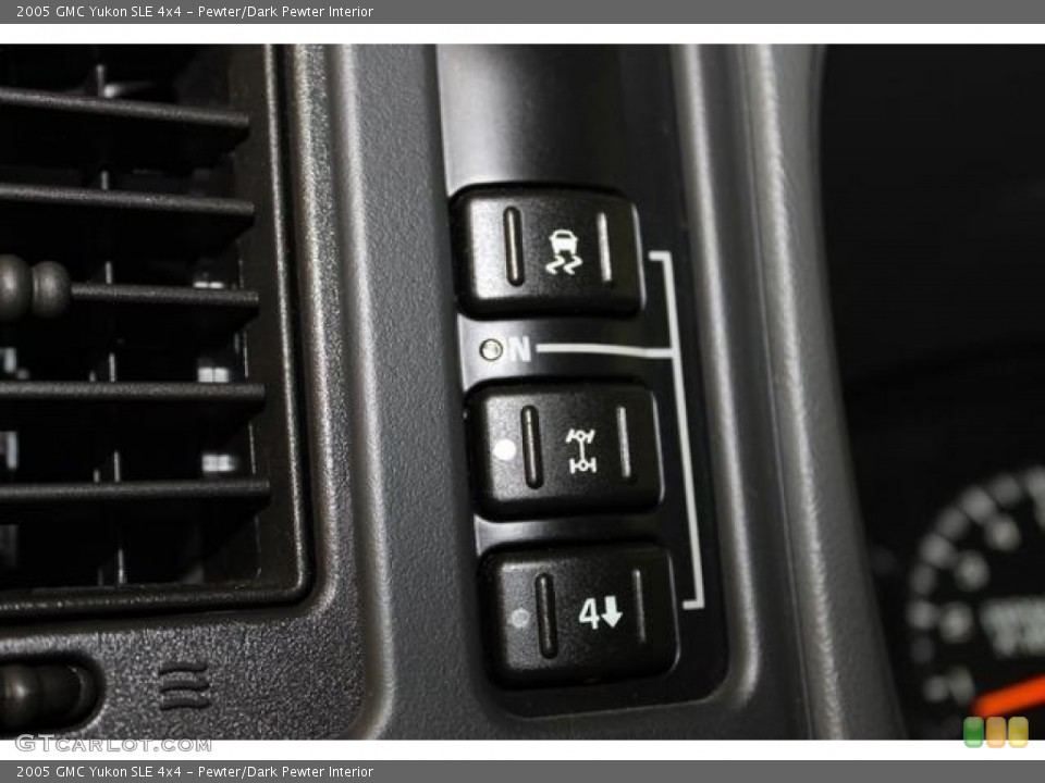 Pewter/Dark Pewter Interior Controls for the 2005 GMC Yukon SLE 4x4 #95038540