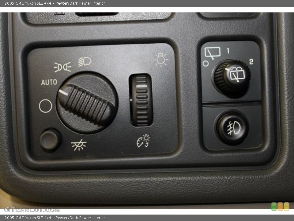 Pewter/Dark Pewter Interior Controls for the 2005 GMC Yukon SLE 4x4 #95038546