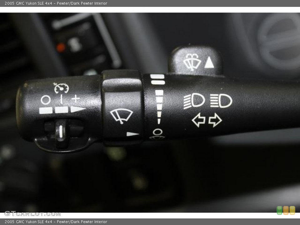 Pewter/Dark Pewter Interior Controls for the 2005 GMC Yukon SLE 4x4 #95038618