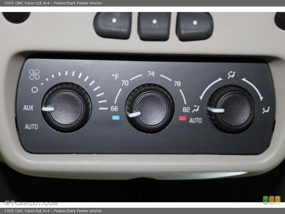 Pewter/Dark Pewter Interior Controls for the 2005 GMC Yukon SLE 4x4 #95038657