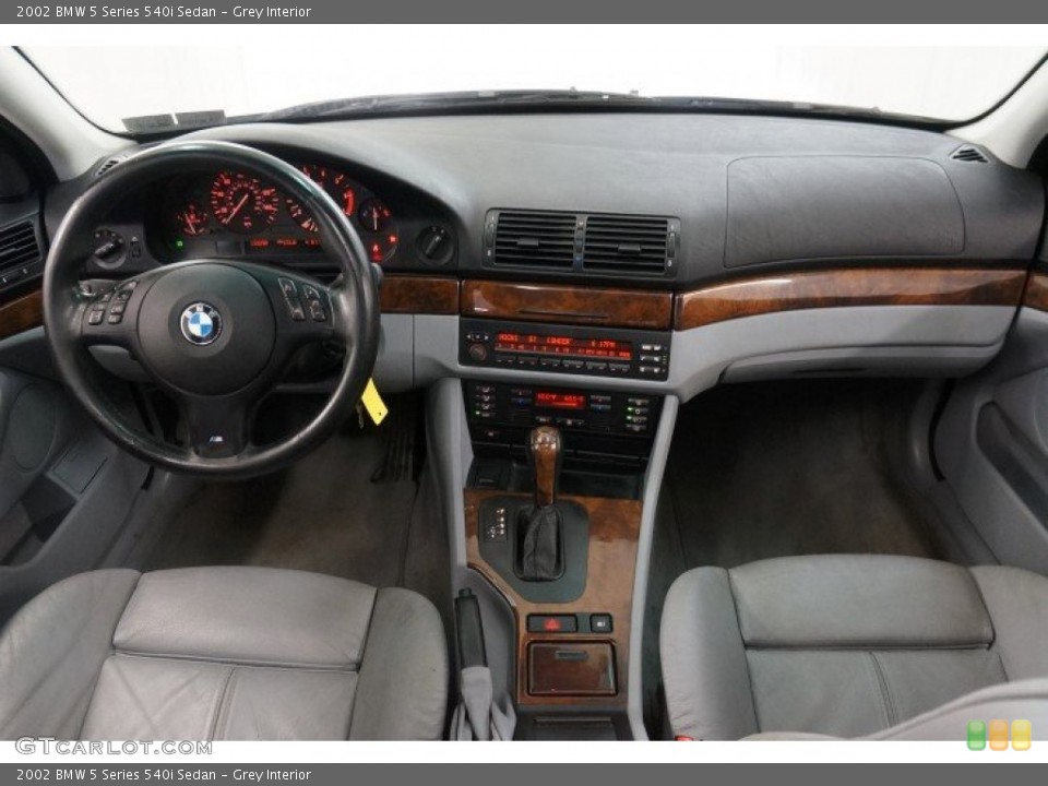 Grey Interior Dashboard for the 2002 BMW 5 Series 540i Sedan #95136377