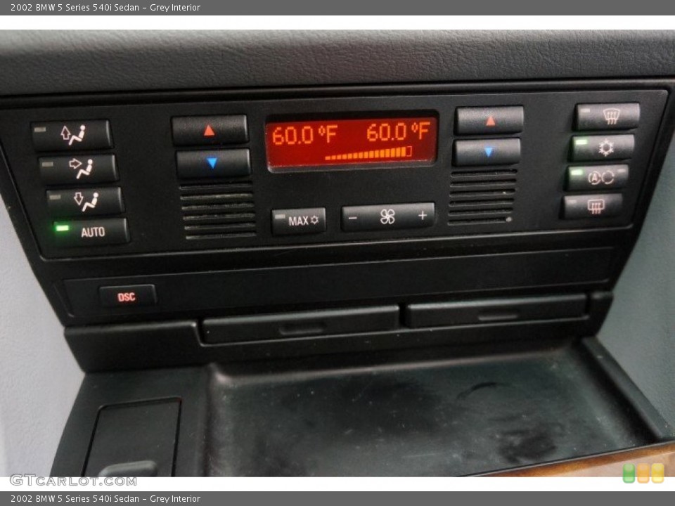 Grey Interior Controls for the 2002 BMW 5 Series 540i Sedan #95136592
