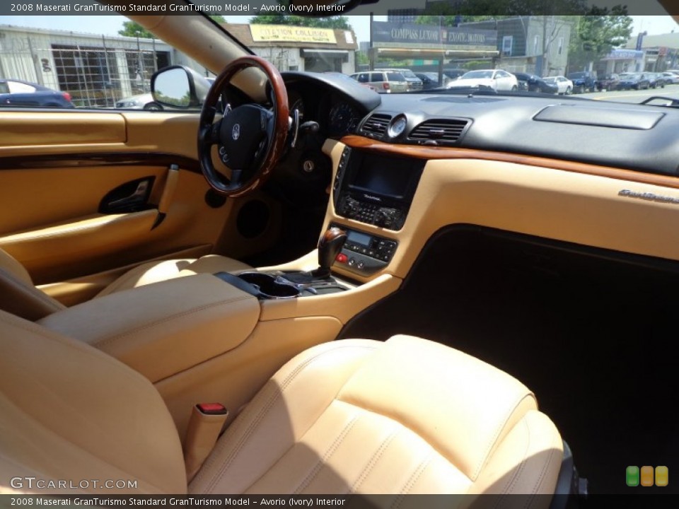 Avorio (Ivory) Interior Dashboard for the 2008 Maserati GranTurismo  #95153795