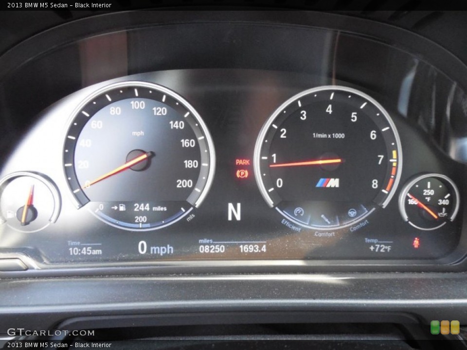 Black Interior Gauges for the 2013 BMW M5 Sedan #95156060