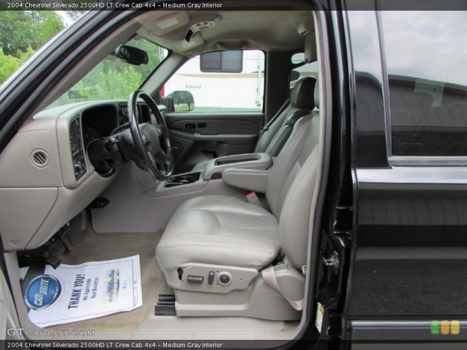 Medium Gray Interior Photo for the 2004 Chevrolet Silverado 2500HD LT Crew Cab 4x4 #95160326