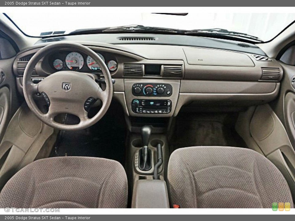 Taupe Interior Photo for the 2005 Dodge Stratus SXT Sedan #95165114