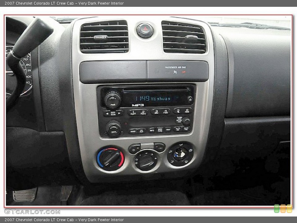 Very Dark Pewter Interior Controls for the 2007 Chevrolet Colorado LT Crew Cab #95200121