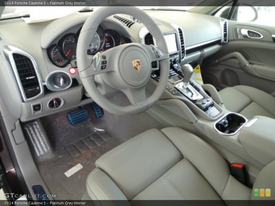 Platinum Grey Interior Photo for the 2014 Porsche Cayenne S #95246541
