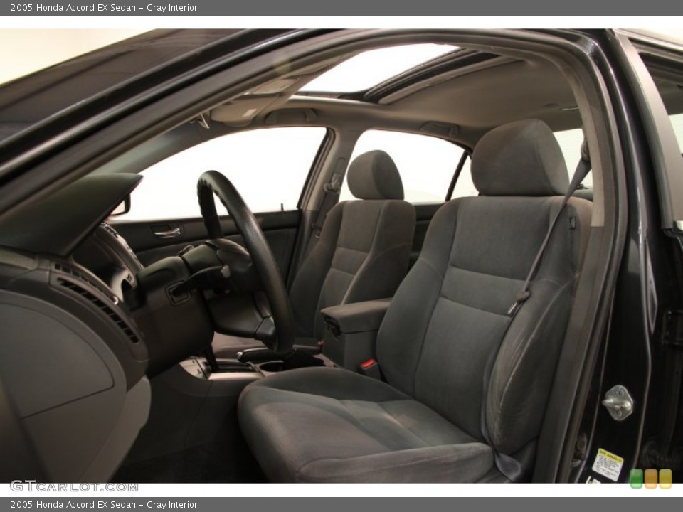 Gray Interior Photo for the 2005 Honda Accord EX Sedan #95283495