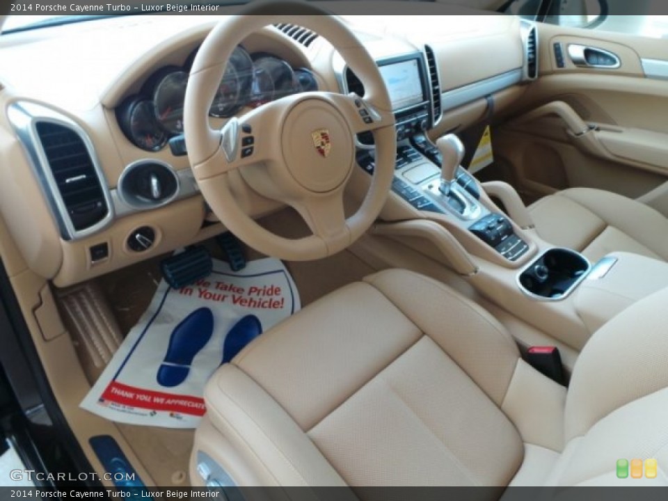 Luxor Beige Interior Photo for the 2014 Porsche Cayenne Turbo #95290545