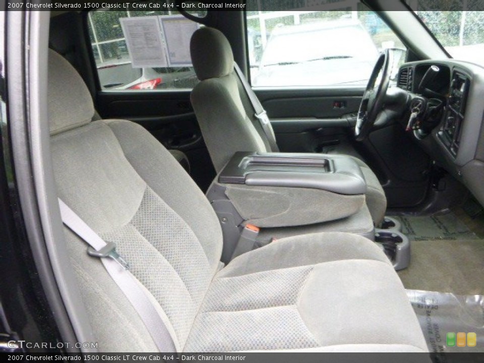 Dark Charcoal Interior Photo for the 2007 Chevrolet Silverado 1500 Classic LT Crew Cab 4x4 #95368403