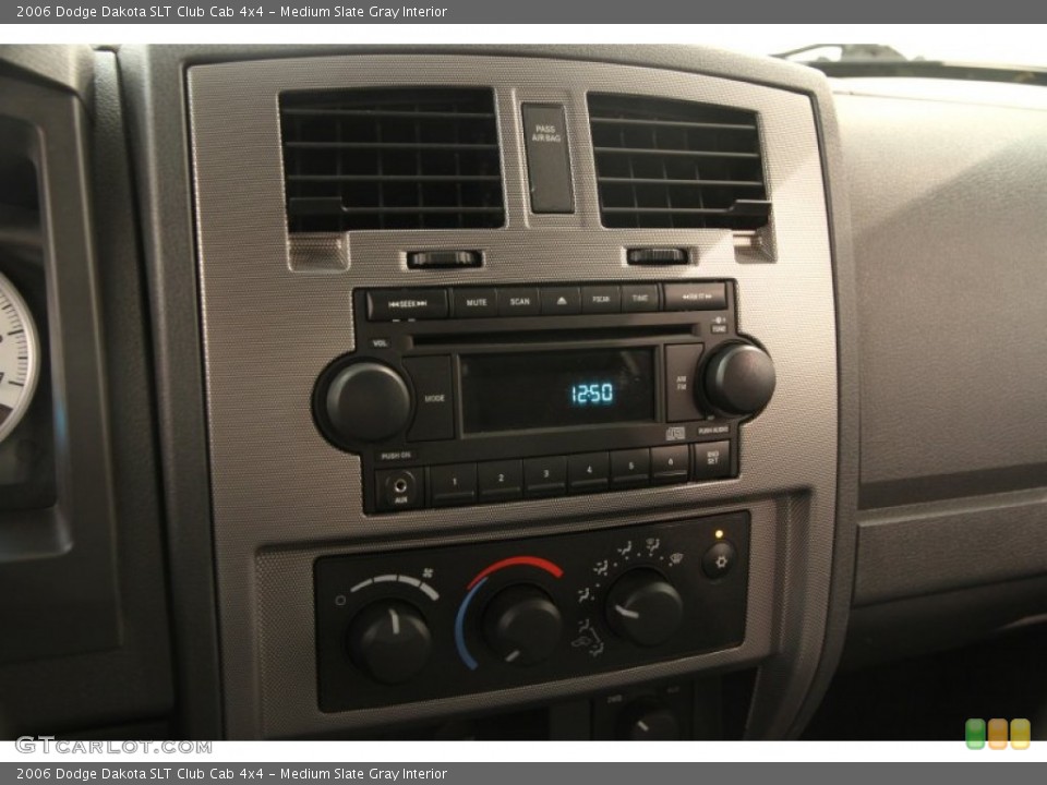 Medium Slate Gray Interior Controls for the 2006 Dodge Dakota SLT Club Cab 4x4 #95392402