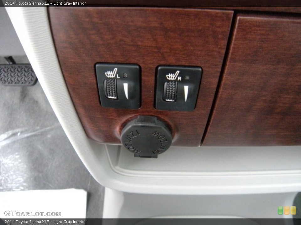Light Gray Interior Controls for the 2014 Toyota Sienna XLE #95422686