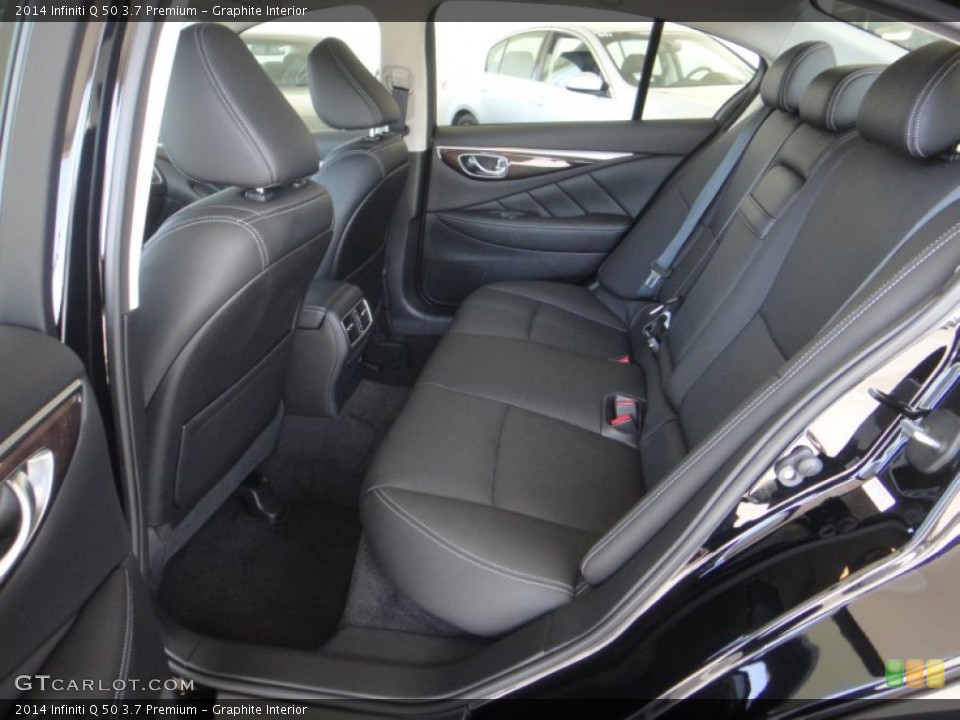 Graphite Interior Rear Seat for the 2014 Infiniti Q 50 3.7 Premium #95433986
