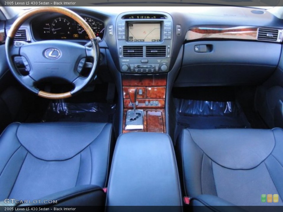 Black Interior Photo for the 2005 Lexus LS 430 Sedan #95463788