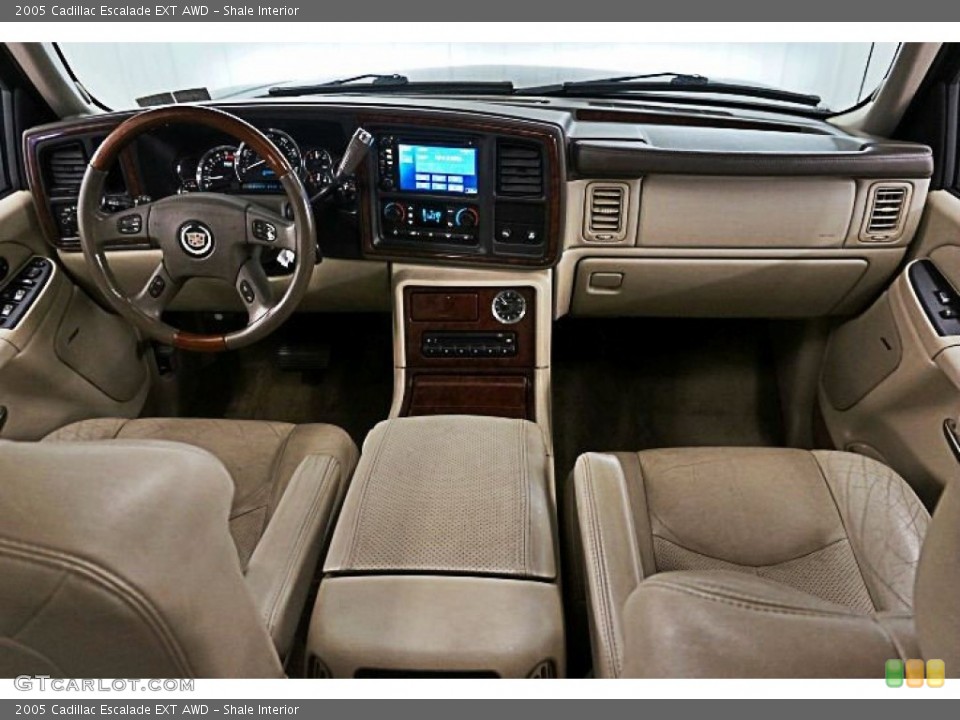 Shale Interior Photo for the 2005 Cadillac Escalade EXT AWD #95486342