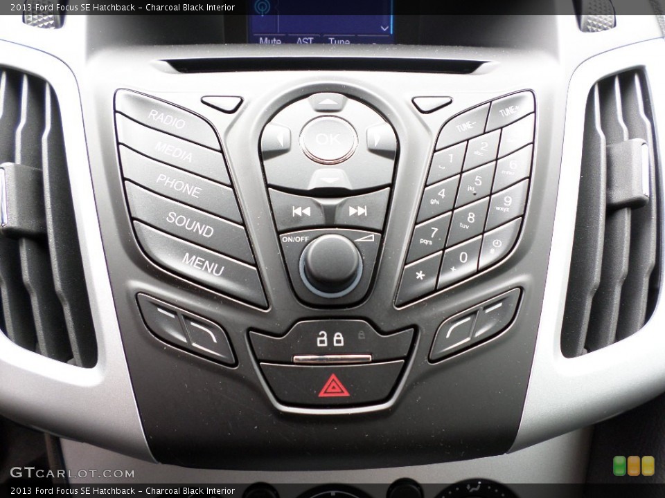 Charcoal Black Interior Controls for the 2013 Ford Focus SE Hatchback #95490551