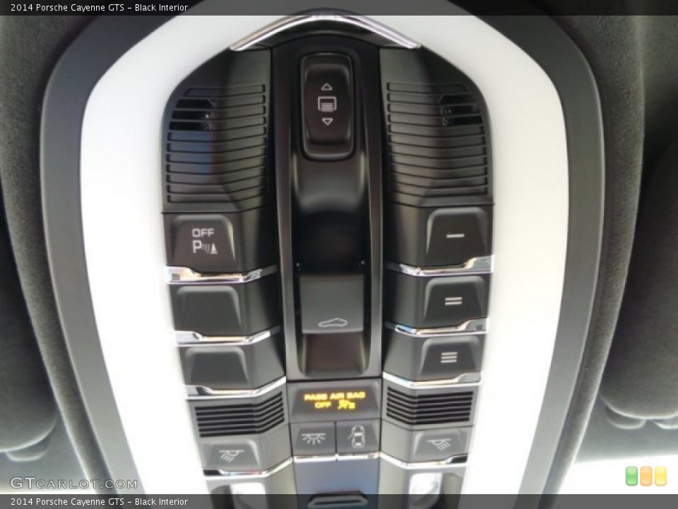 Black Interior Controls for the 2014 Porsche Cayenne GTS #95505752