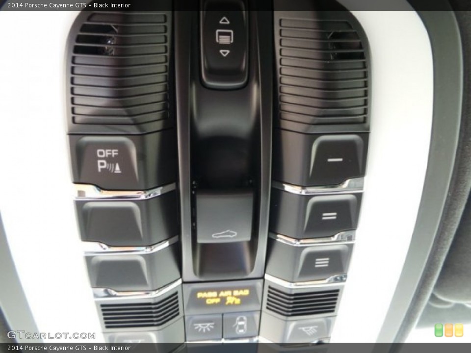Black Interior Controls for the 2014 Porsche Cayenne GTS #95506202