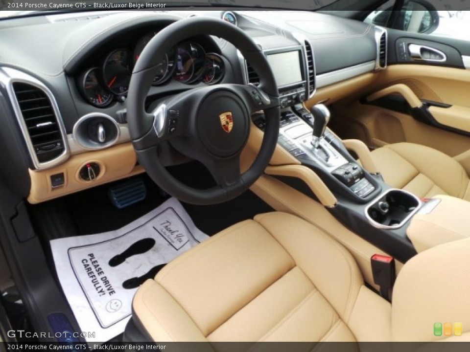 Black/Luxor Beige 2014 Porsche Cayenne Interiors