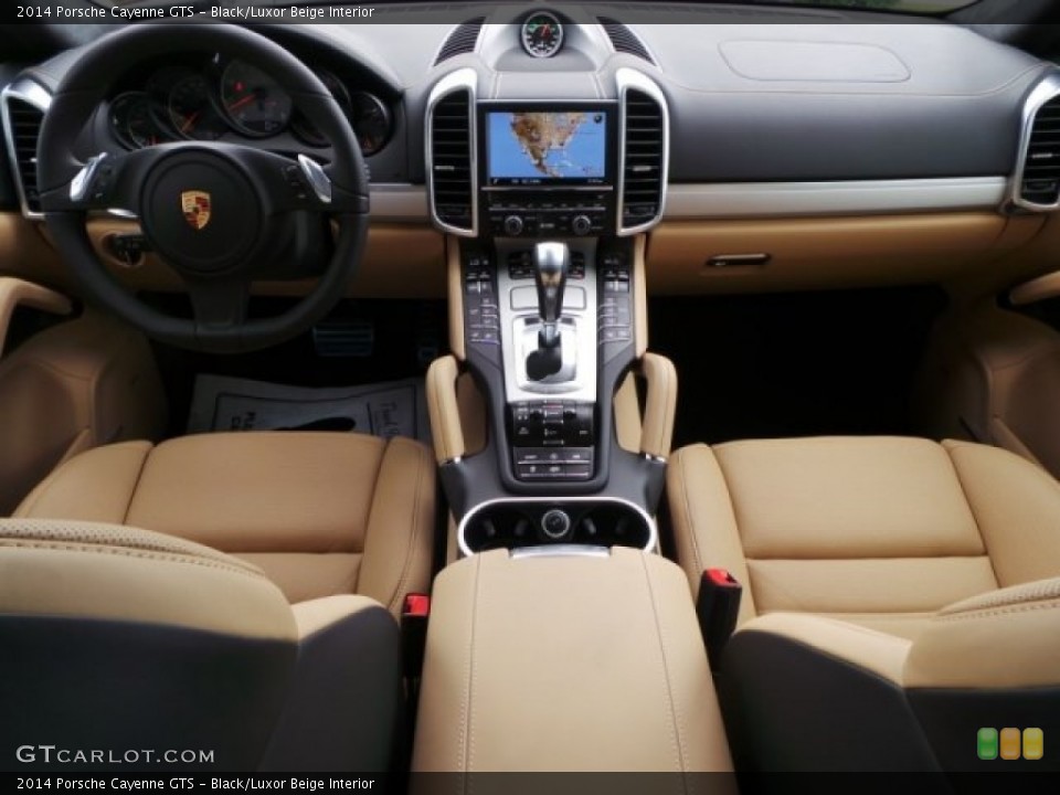 Black/Luxor Beige Interior Dashboard for the 2014 Porsche Cayenne GTS #95506784