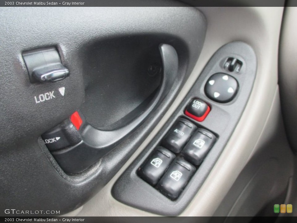 Gray Interior Controls for the 2003 Chevrolet Malibu Sedan #95551278