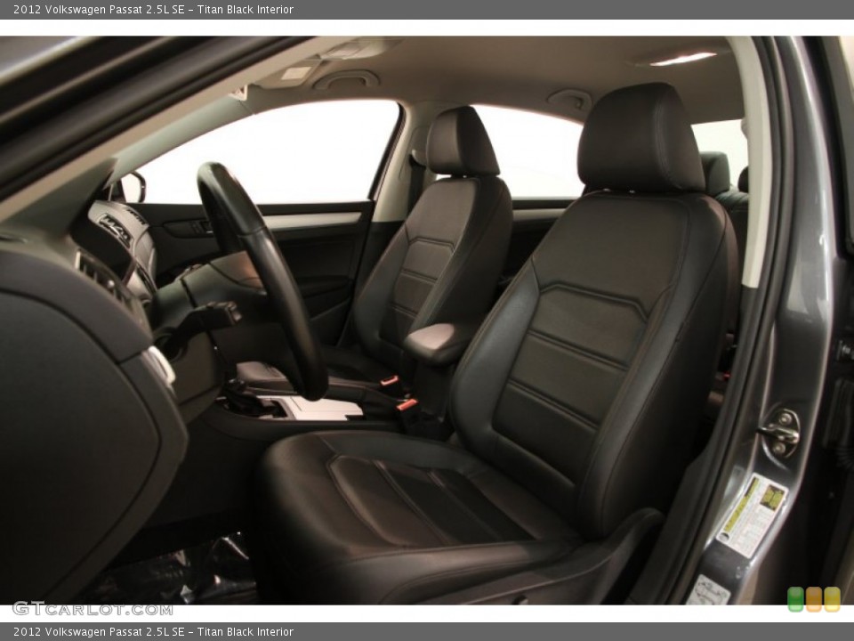 Titan Black Interior Photo for the 2012 Volkswagen Passat 2.5L SE #95591968