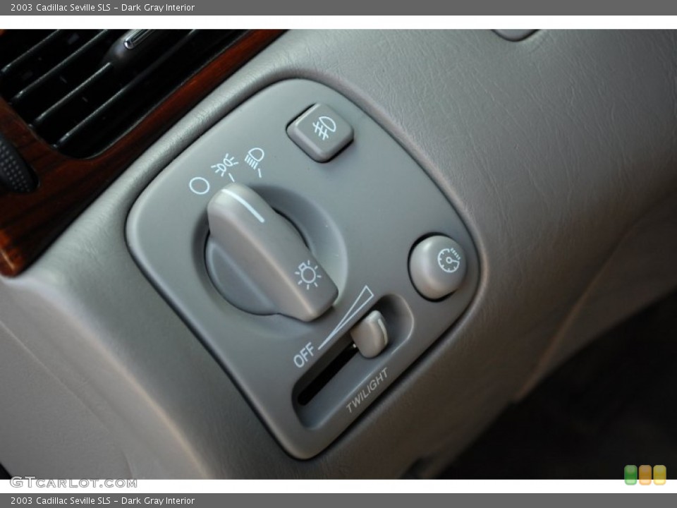 Dark Gray Interior Controls for the 2003 Cadillac Seville SLS #95742801