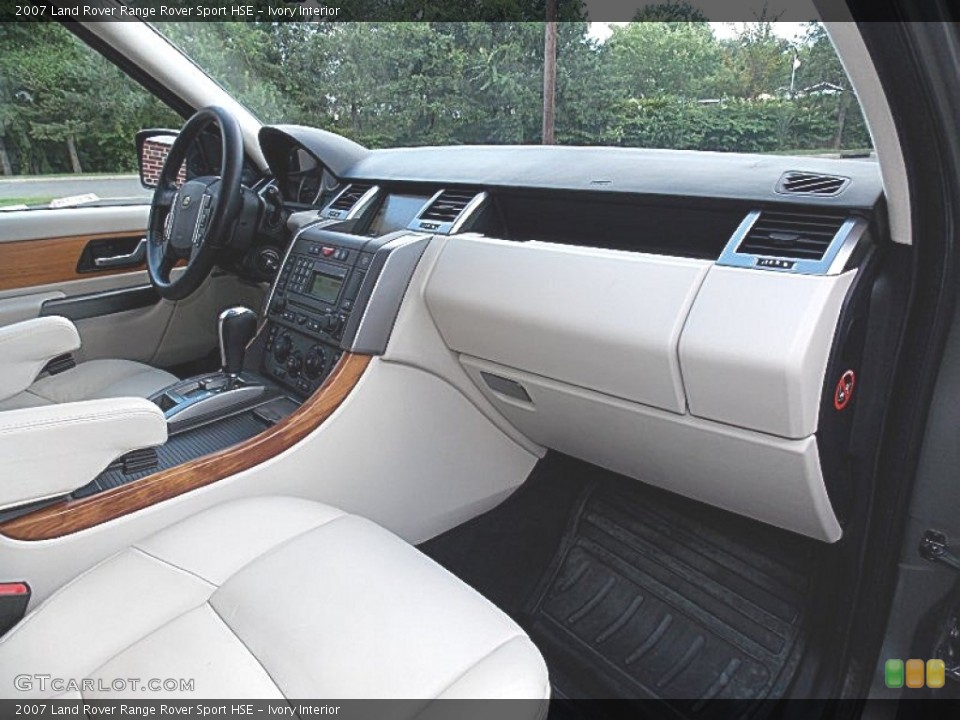 Ivory Interior Dashboard for the 2007 Land Rover Range Rover Sport HSE #95827266