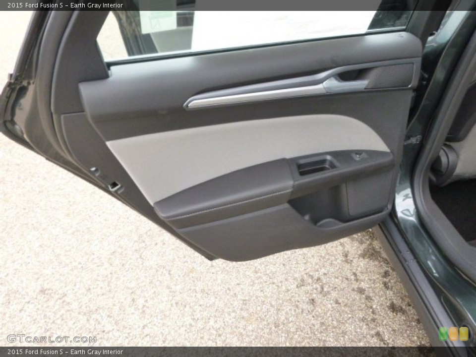 Earth Gray Interior Door Panel for the 2015 Ford Fusion S #95835979