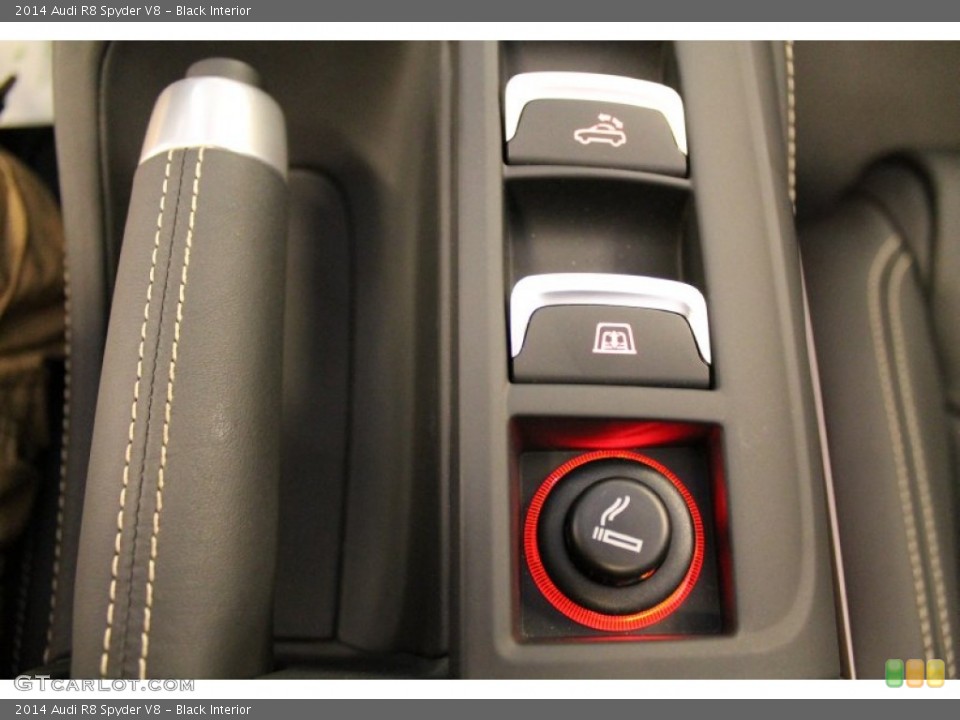 Black Interior Controls for the 2014 Audi R8 Spyder V8 #95840450