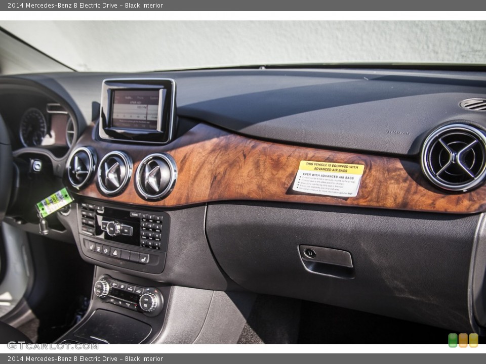 Black Interior Dashboard for the 2014 Mercedes-Benz B Electric Drive #95883059