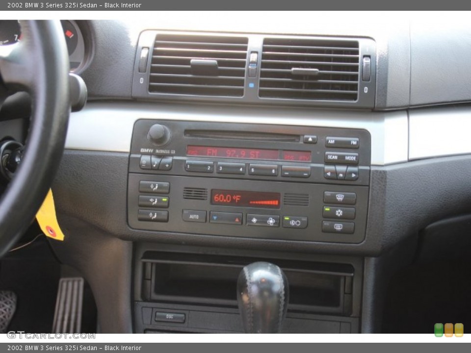 Black Interior Controls for the 2002 BMW 3 Series 325i Sedan #95884648
