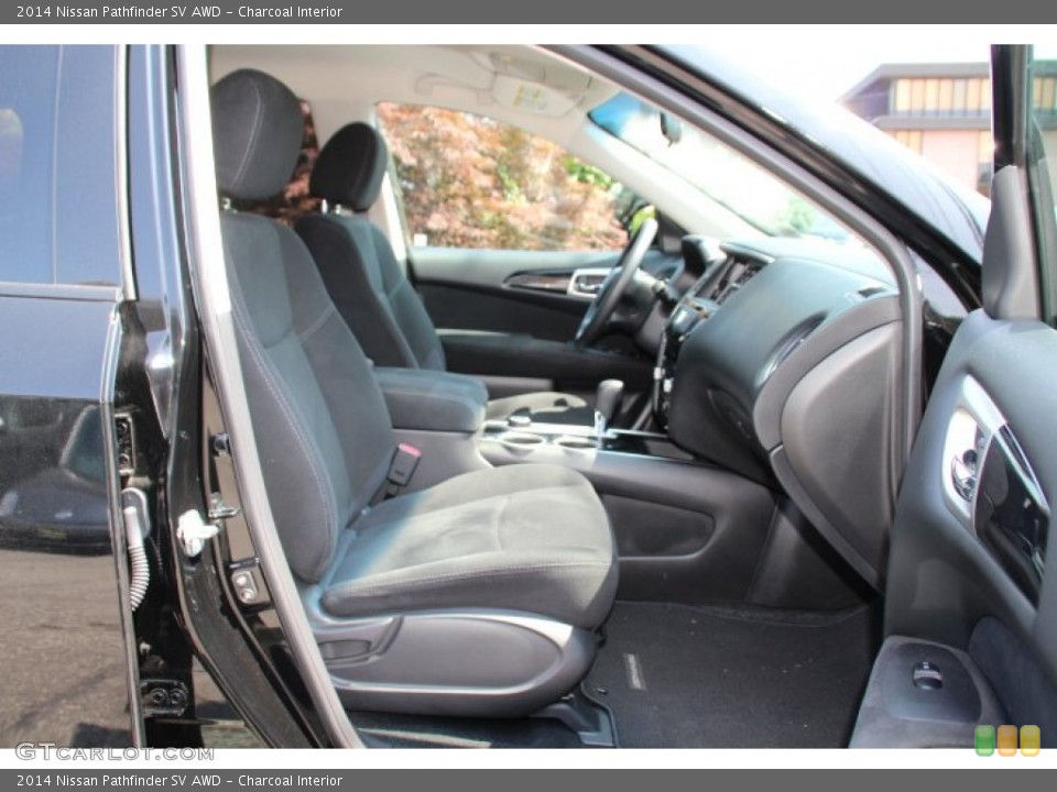 Charcoal Interior Photo for the 2014 Nissan Pathfinder SV AWD #95887426
