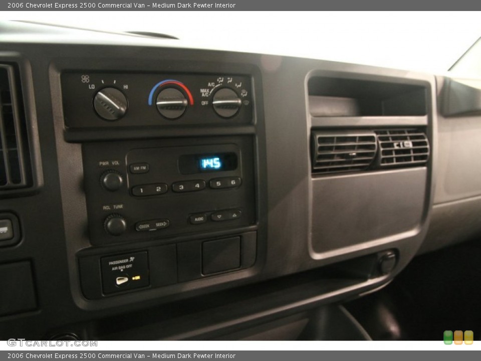 Medium Dark Pewter Interior Controls for the 2006 Chevrolet Express 2500 Commercial Van #95902690