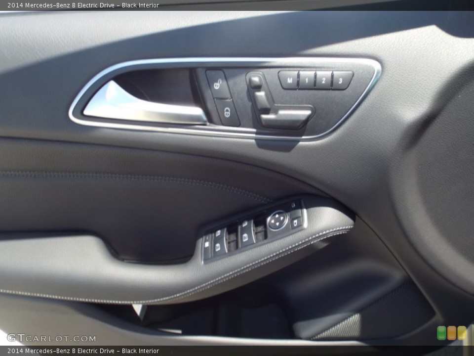 Black Interior Controls for the 2014 Mercedes-Benz B Electric Drive #95921622