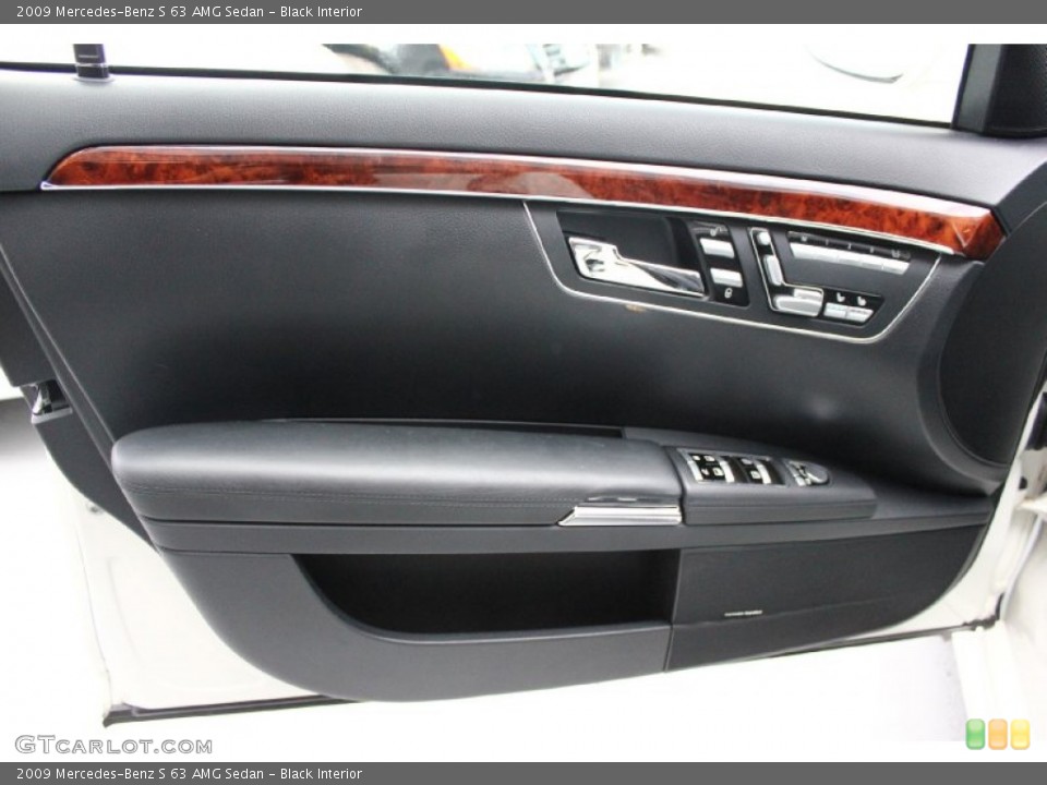 Black Interior Door Panel for the 2009 Mercedes-Benz S 63 AMG Sedan #96033102