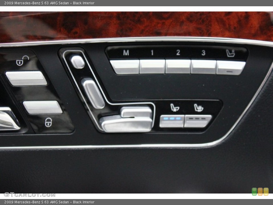 Black Interior Controls for the 2009 Mercedes-Benz S 63 AMG Sedan #96033123