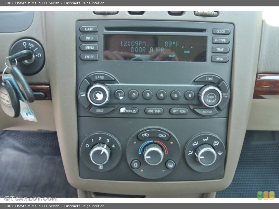Cashmere Beige Interior Controls for the 2007 Chevrolet Malibu LT Sedan #96066378