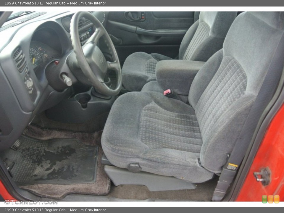 Medium Gray Interior Photo for the 1999 Chevrolet S10 LS Regular Cab #96281178