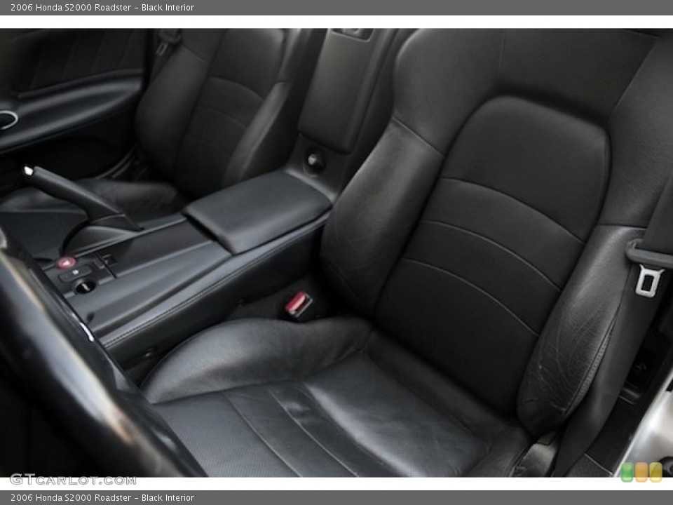 Black Interior Front Seat for the 2006 Honda S2000 Roadster #96303639
